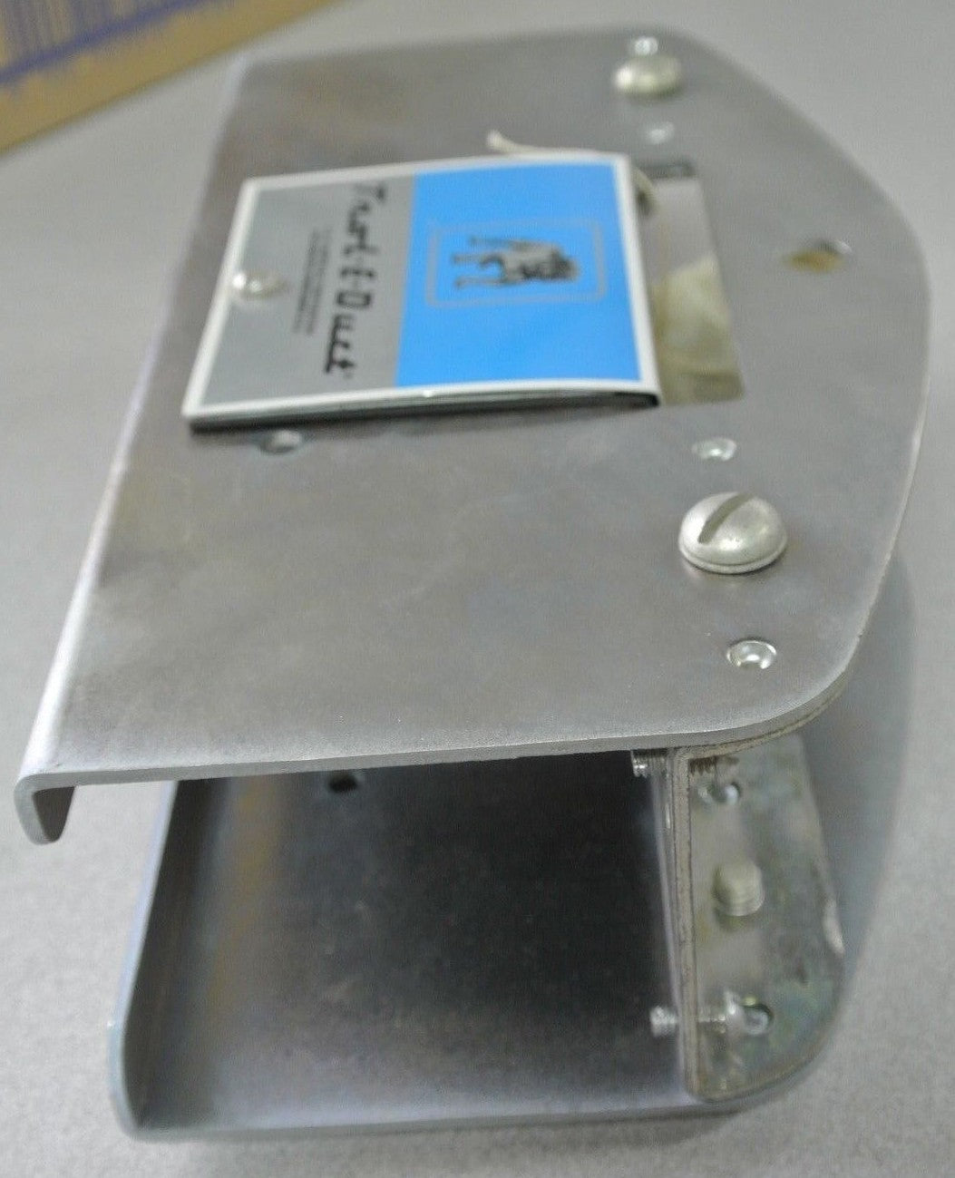 I-T-E IMPERIAL TDH3 - TROL-E-DUCT BUSWAY HANGER / NEW SURPLUS