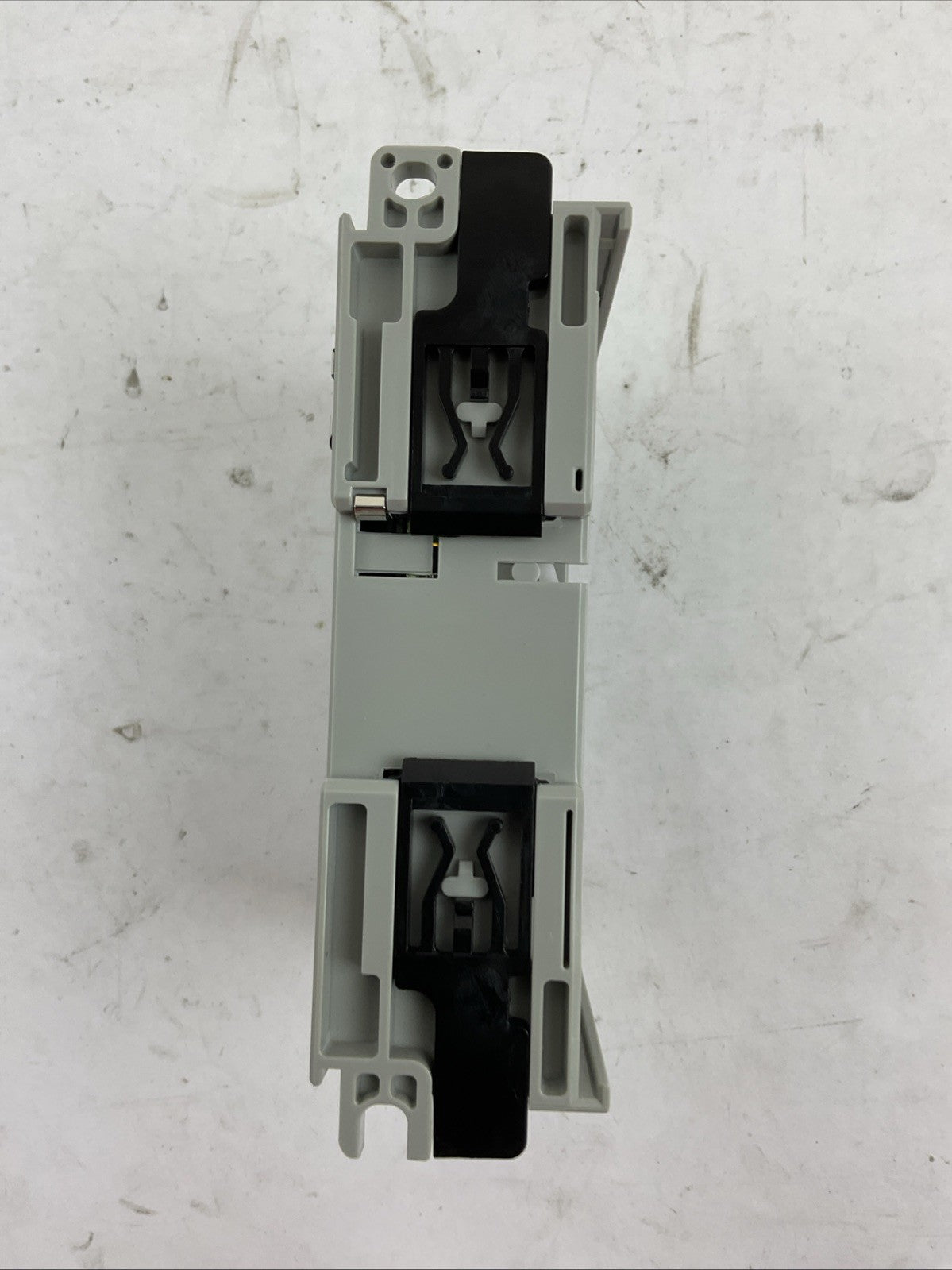 ALLEN BRADLEY 1769-OB1P SER B DIR/VER 95320753/04 F/W EREV 3.1 16PT 24VDC OUTPUT
