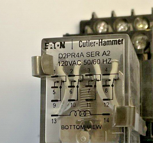 CUTLER HAMMER D2PR4A SER.A2 RELAY 120VAC W/ D2PA4 RELAY SOCKET 5A 250V