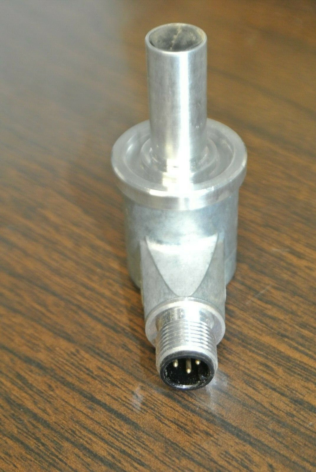 PEPPERL + FUCHS NJ2-F-E02-1.025-V1 INDUCTIVE PROXIMITY SENSOR / no hardware