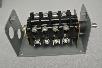 ALLEN-BRADLEY 806-984393 ROTARY PILOT SWITCH, BALL LEVER / NEW SURPLUS