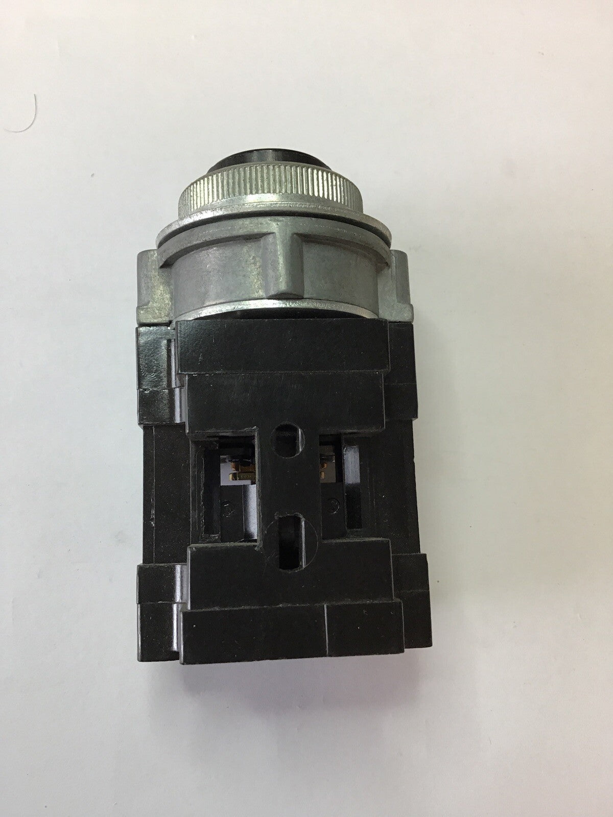 CUTLER HAMMER 10250H375A10 PUSH BUTTON ELEMENT BLACK 600V