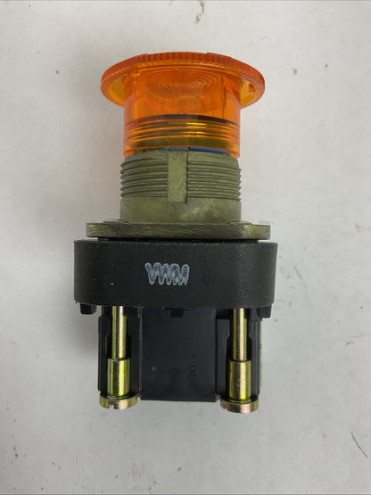 ALLEN BRADLEY 800T-FXTQ12A SER T 12V AMBER CAP 2 POSITION TWIST-RELEASE PUSHBUTT
