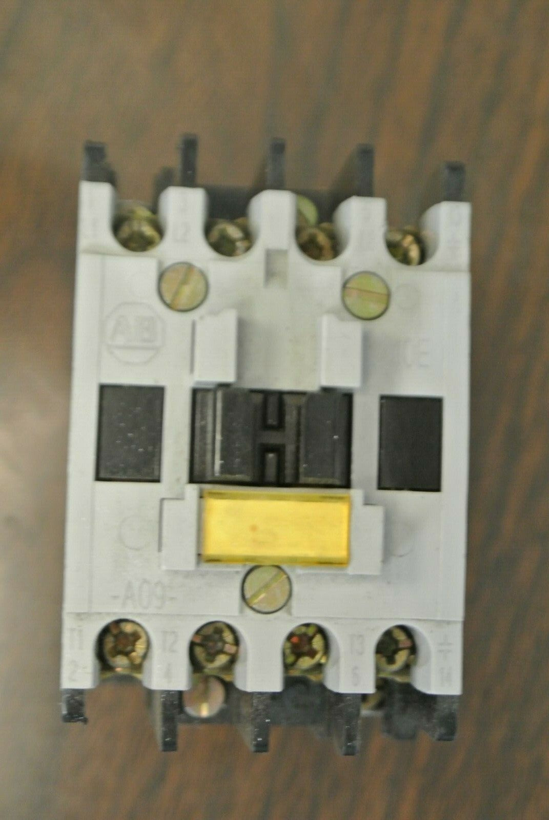 ALLEN-BRADLEY 100-A09NJ3 Series B CONTACTOR / 110-120V COIL