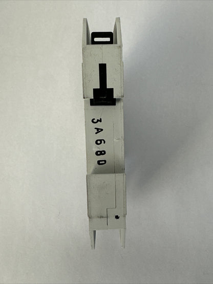 EATON WMZT1D08 CIRCUIT BREAKER 8A 277VAC 1POLE (LOT OF 5)