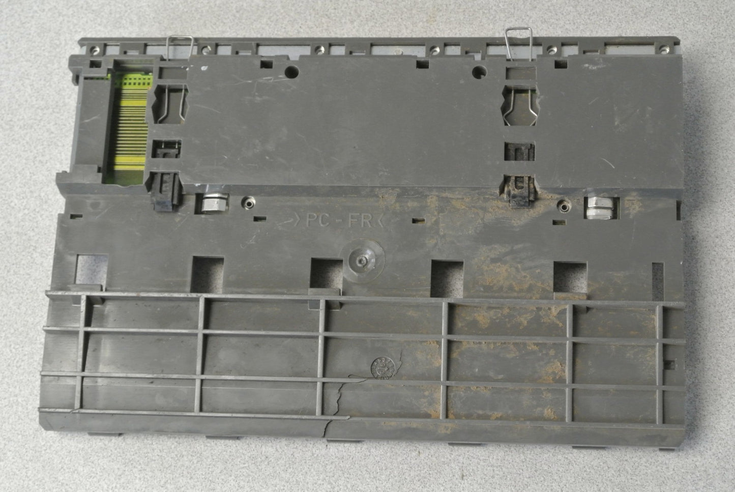 SCHNEIDER / MODICON TSX COMPACT DTA 200/AS-HDTA-200 PRIMARY SUBRACK / 5-SLOTS