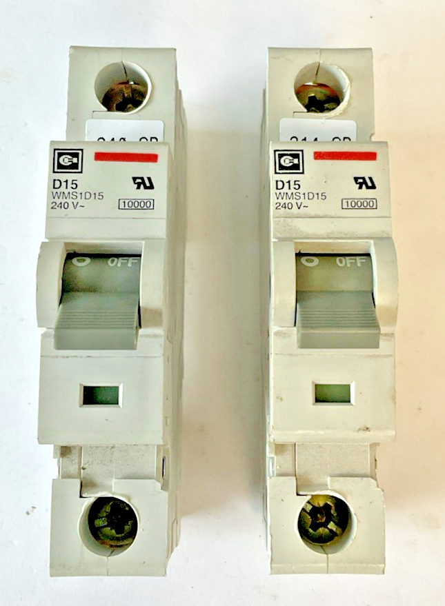 CUTLER HAMMER WMS1D15 CIRCUIT BREAKER 240VAC D15 ***LOTOF2***