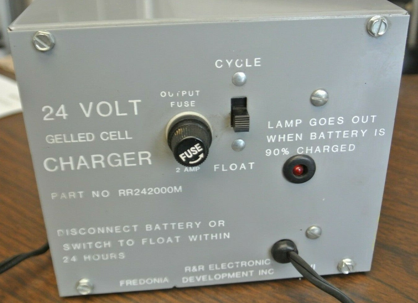 R&R ELECTONIC DEVELOPMENT INC. RR242000M / 24V GELLED CELL CHARGER