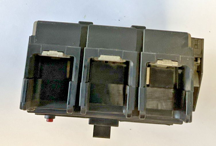 FUJI ELECTRIC EG203B 200A CIRCUIT BREAKER 200V 30KA