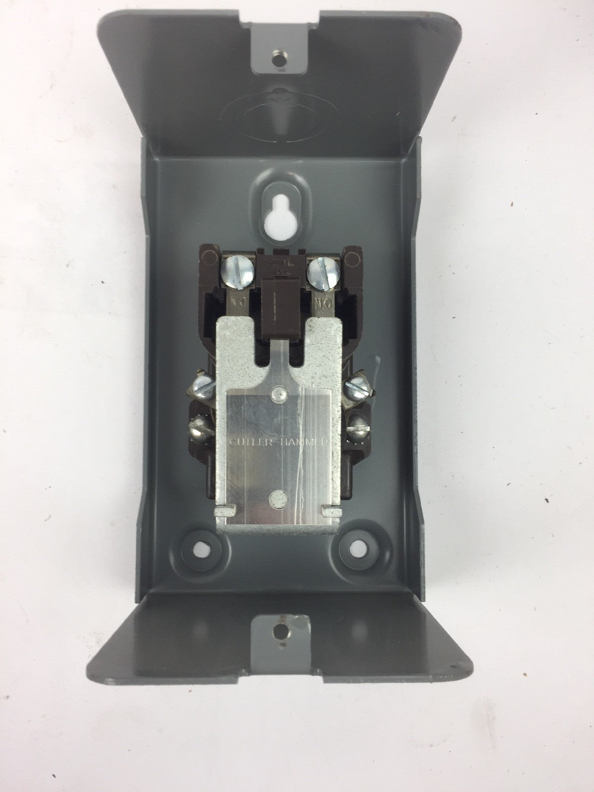 CUTLER HAMMER 9575H2450 TYPE AA RELAY COIL 220/240 V 50/60 CY 16 AMP 600 V MAX