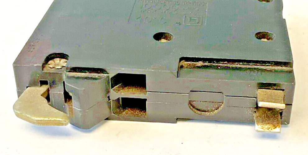 SQUARE D QOT1515 CIRCUIT BREAKER 15A 2POLE 120/240VAC
