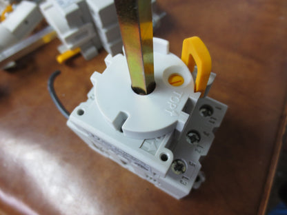 ALLEN-BRADLEY 194E-A25-1753 LOAD SWITCH Ser. B