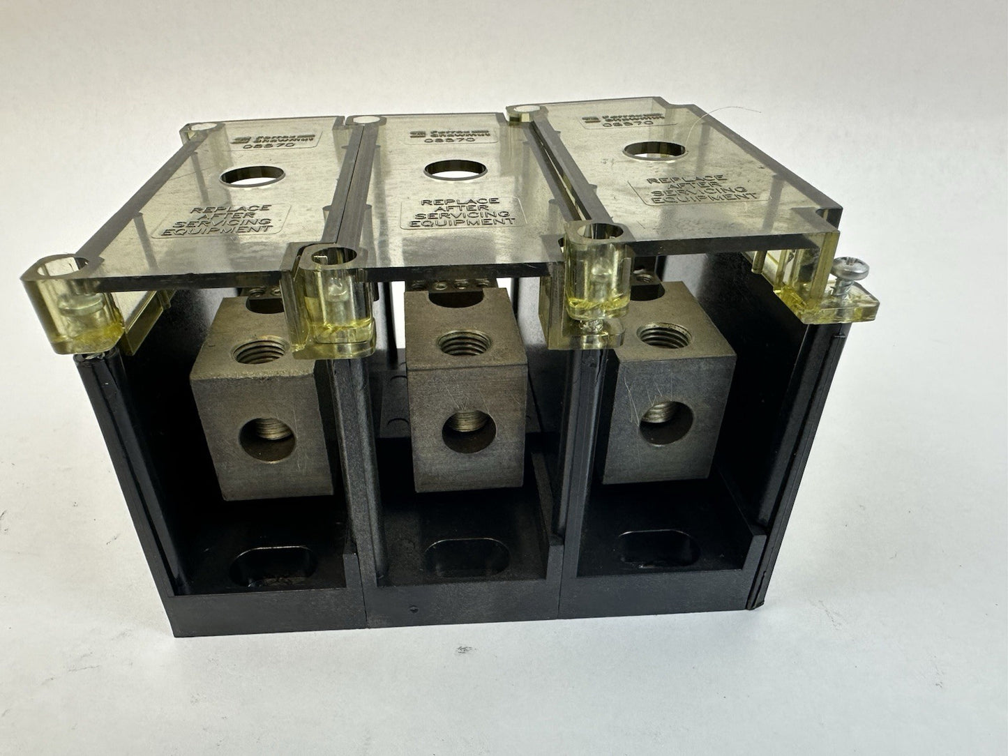 FERRAZ SHAWMUT 67113 POWER DISTRIBUTION BLOCK 3P 600V