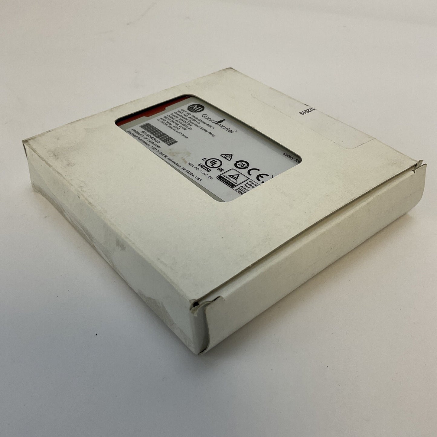 ALLEN BRADLEY 440R-D22R2 GUARDMASTER DUAL INPUT SAFETY RELAY OUTPUT AC15 250V 3A