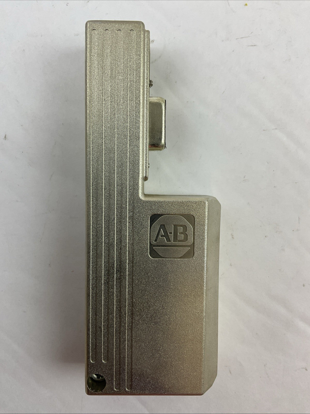 ALLEN BRADLEY 2090-K6CK-D15F FEEDBACK CONNECTOR 15-PIN FEMALE