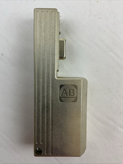 ALLEN BRADLEY 2090-K6CK-D15F FEEDBACK CONNECTOR 15-PIN FEMALE
