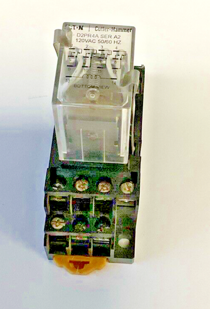 CUTLER HAMMER D2PR4A SER.A2 RELAY 120VAC W/ D2PA4 RELAY SOCKET 5A 250V