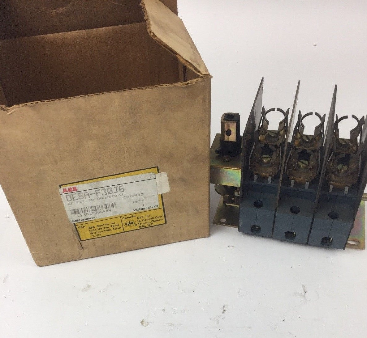 ABB OESA-F30J6 DISCONNECT FUSIBLE SWITCH 3 POLE 30 A 600 V