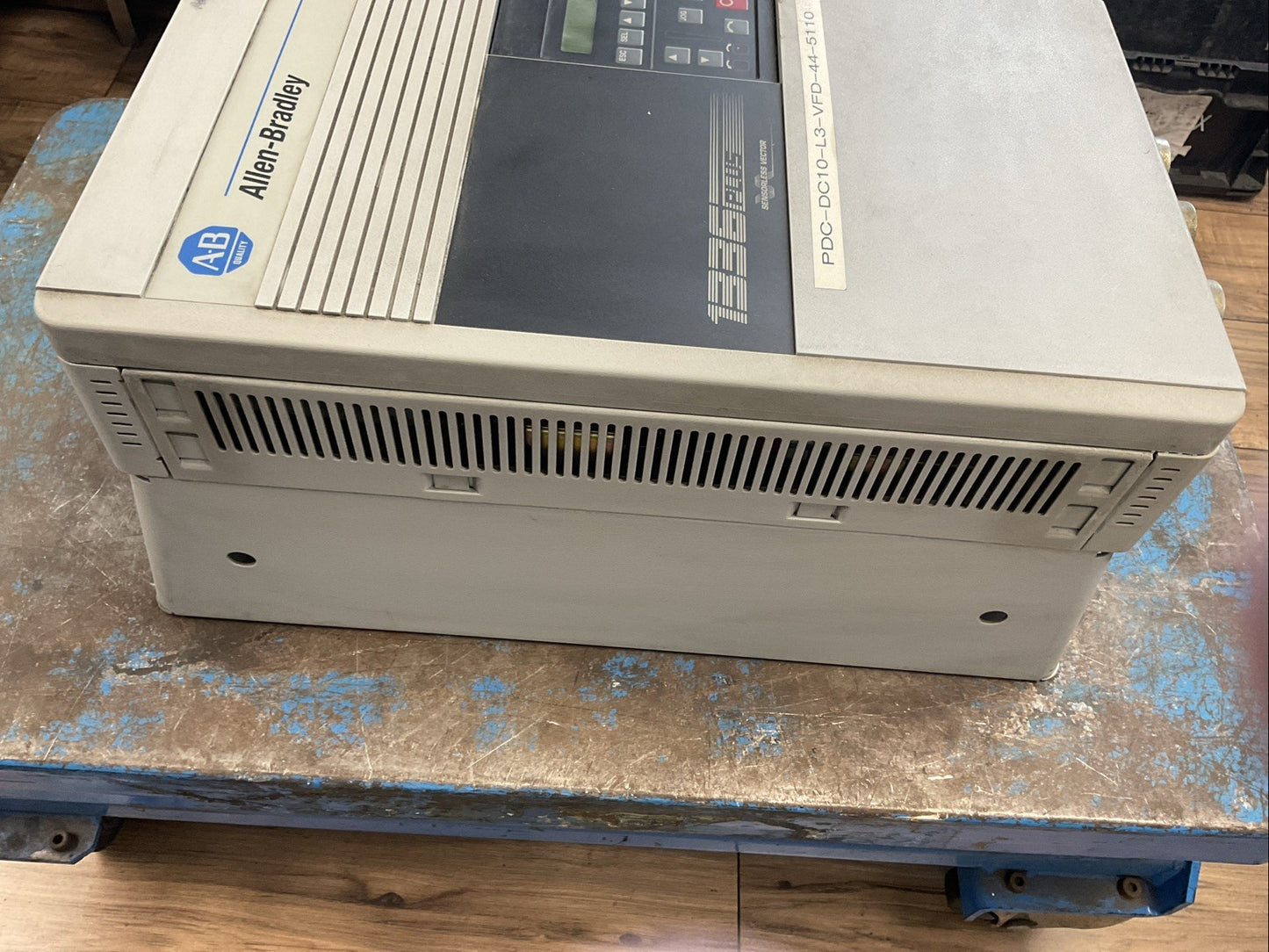 ALLEN BRADLEY 1336S-B007-AA-EN4-GM1-HAB SER D 1336 PLUS SENSORLESS VECTOR DRIVE