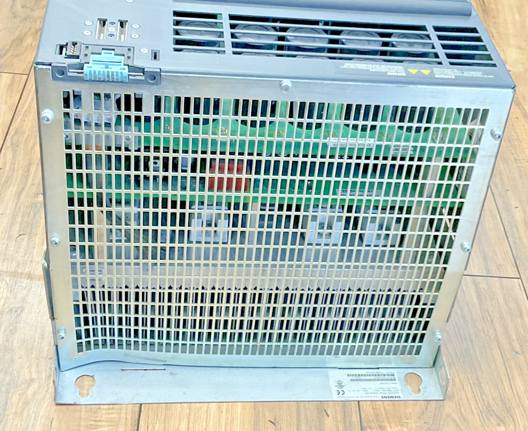 SIEMENS 6SL3210-1SE31-8UA0 FREQUENCY COVERTER/DRIVE VER.H POWER MODULE 340 480V