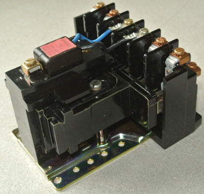 ALLEN-BRADLEY 700-BRM400A1 AC RELAY - 110/120V NEMA OPEN - 4 N.O. - NEW SURPLUS