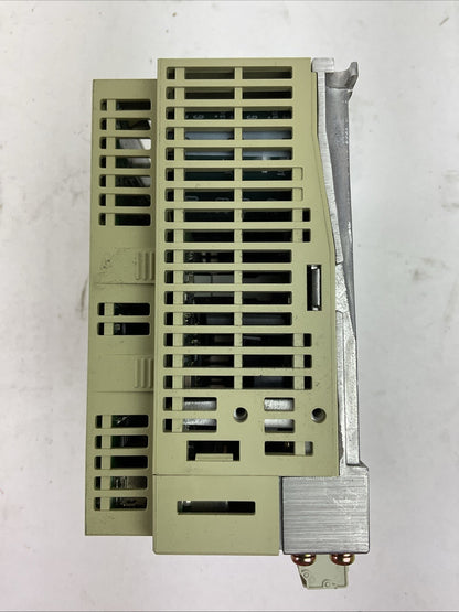 YASKAWA SGDH-02AE SERVOPACK OUTPUT 3PH 0-230VAC 2.1A 0.2kW JUSP-NS100