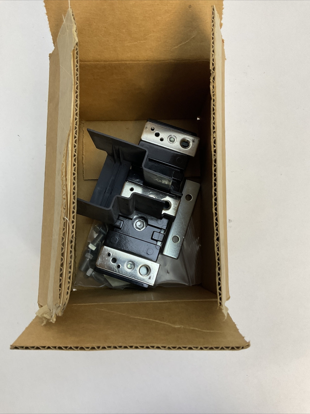 ALLEN BRADLEY 1494V-DH622-A DISCONNECT SWITCH KIT FUSIBLE 200A 600V