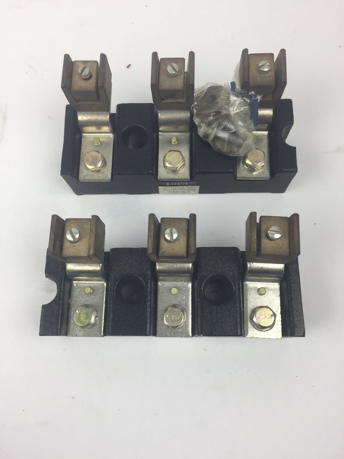 ALLEN BRADLEY 1491 N323 FUSE BLOCK 100 AMP 250 OR 600 VOLT 3 POLE