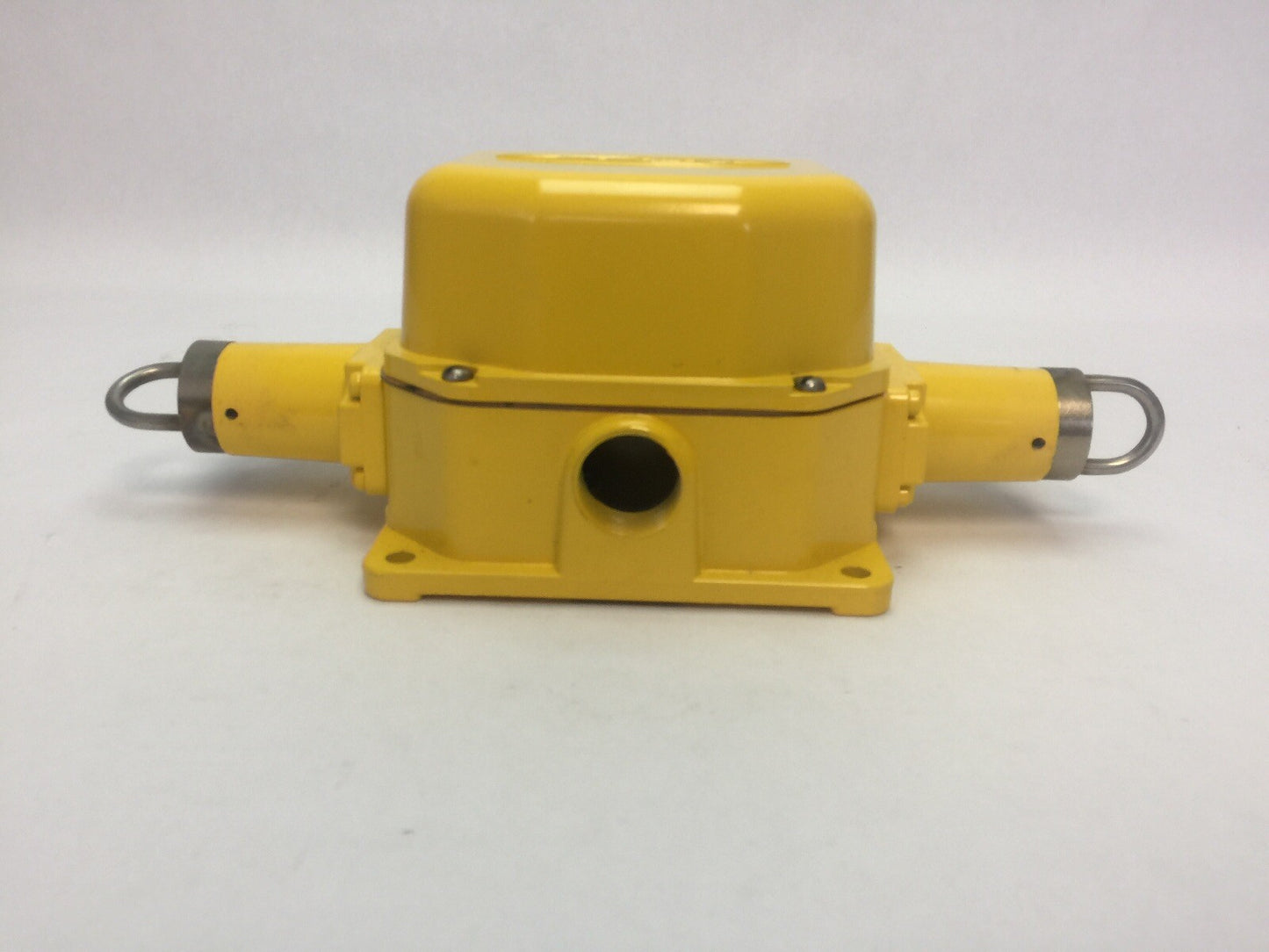 REES 04954-214 CABLE OPERATED SWITCH DOUBLE END LATCH PLATE 25# TRIP FORCE *2NO/