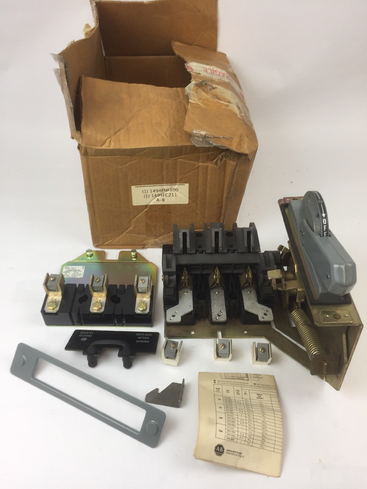 ALLEN BRADLEY 1494FNF100 DISCONNECT SWITCH 1494FC211 FUSE BLOCK ADAPTOR