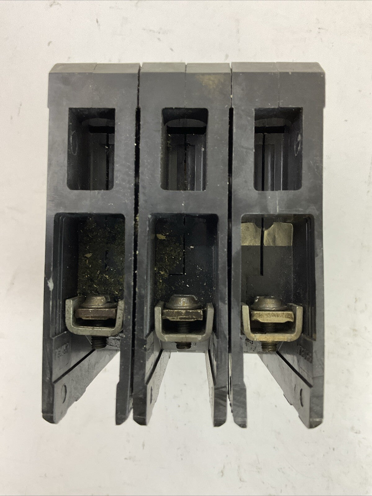 SIEMENS ED43B015 SENTRON SERIES CIRCUIT BREAKER TYPE ED4 15AMP 480VAC 3POLE