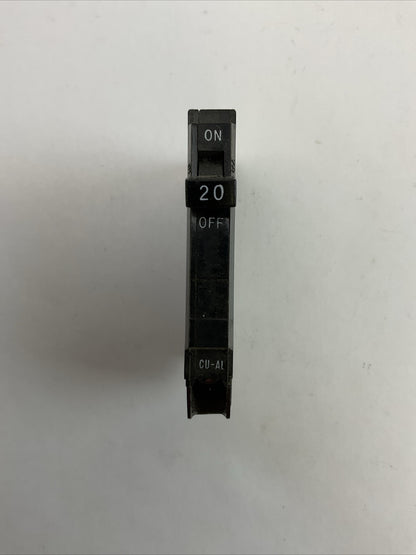 GE TQP120 PLUG IN CIRCUIT BREAKER 1POLE 20AMP 120/240VAC (LOT OF 2)