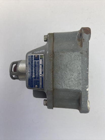 SQUARE D CLASS 9001 TYPE GR-128 SER A EXPLOSION PROOF CONTROL STATION LAMP 120V