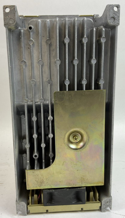 YASKAWA CIMR-P7U45P5 AC DRIVE OUTPUT 3PH 0-480V 12.5A 9.5kVA INPUT 3PH 380-480V