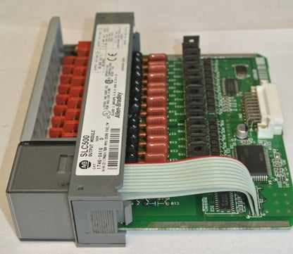 ALLEN-BRADLEY 1746-OA16 Ser. D - OUTPUT MODULE for SLC500