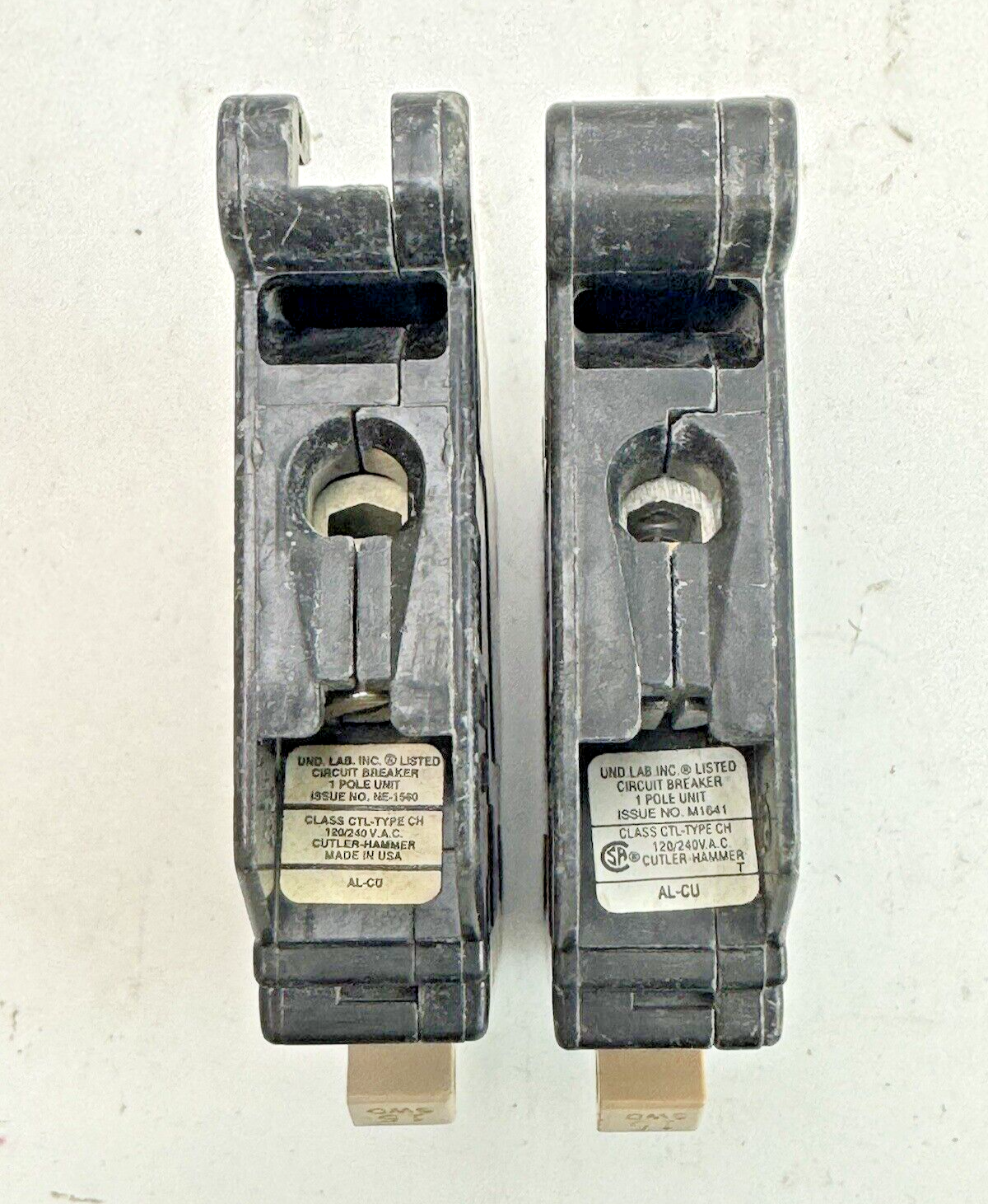 CUTLER-HAMMER **LOT OF 2** - CH115SWD - CIRCUIT BREAKERS - 1 POLE, 15 A, 240 VAC