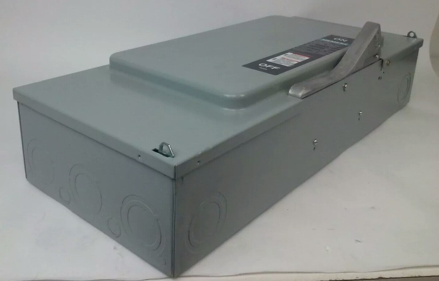 SIEMENS JN324 FUSIBLE SAFETY SWITCH 2P, 1PH, 200A, 240V, 15HP, TYPE 1 INDOOR