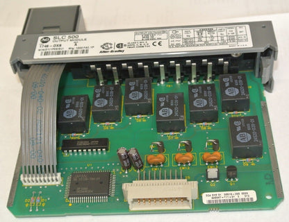 ALLEN-BRADLEY 1746-OX8 Ser. A- SLC500 OUTPUT MODULE  5-250VAC, 5-125VDC NO COVER