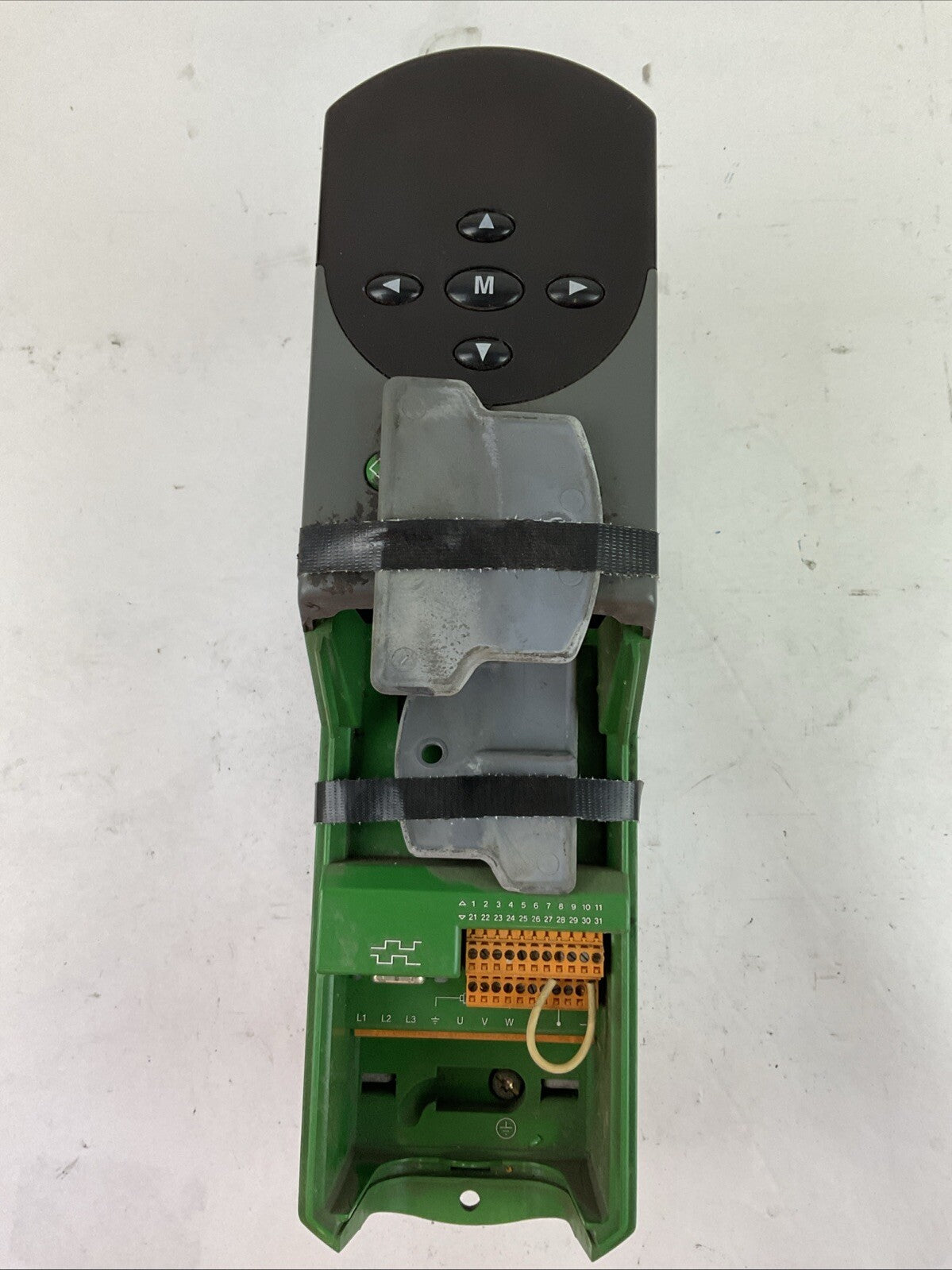 CONTROL TECHIQUES UNI1401 UNIDRIVE 0.75KW OUTPUT 380/480V 2.1A INPUT 380/480V