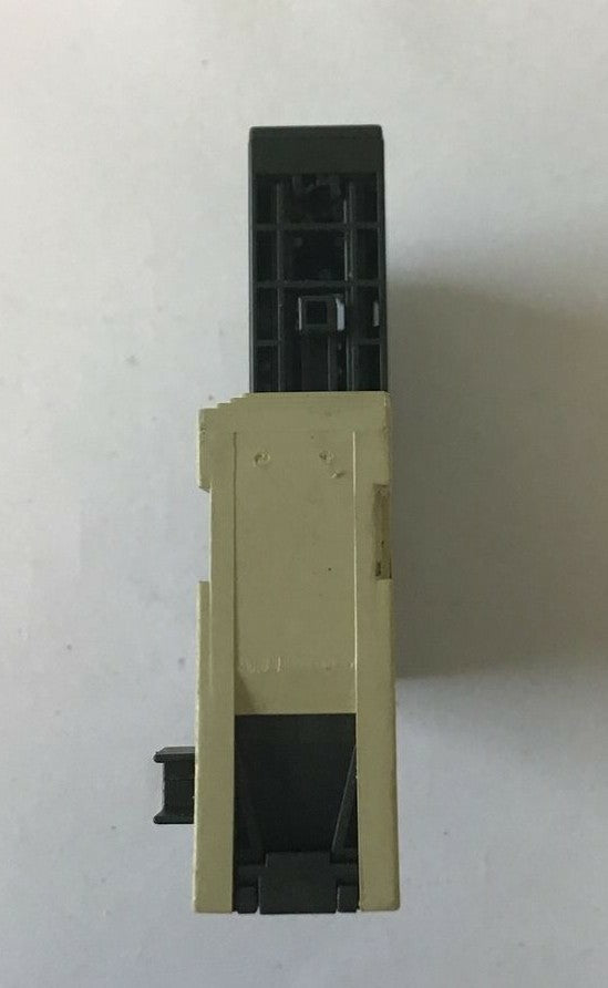 SIEMENS 6ES7 138-4CB10-0AB0 POWER MODULE W/ 6ES7 193-4CD20-0AA0 OUTPUT MODULE