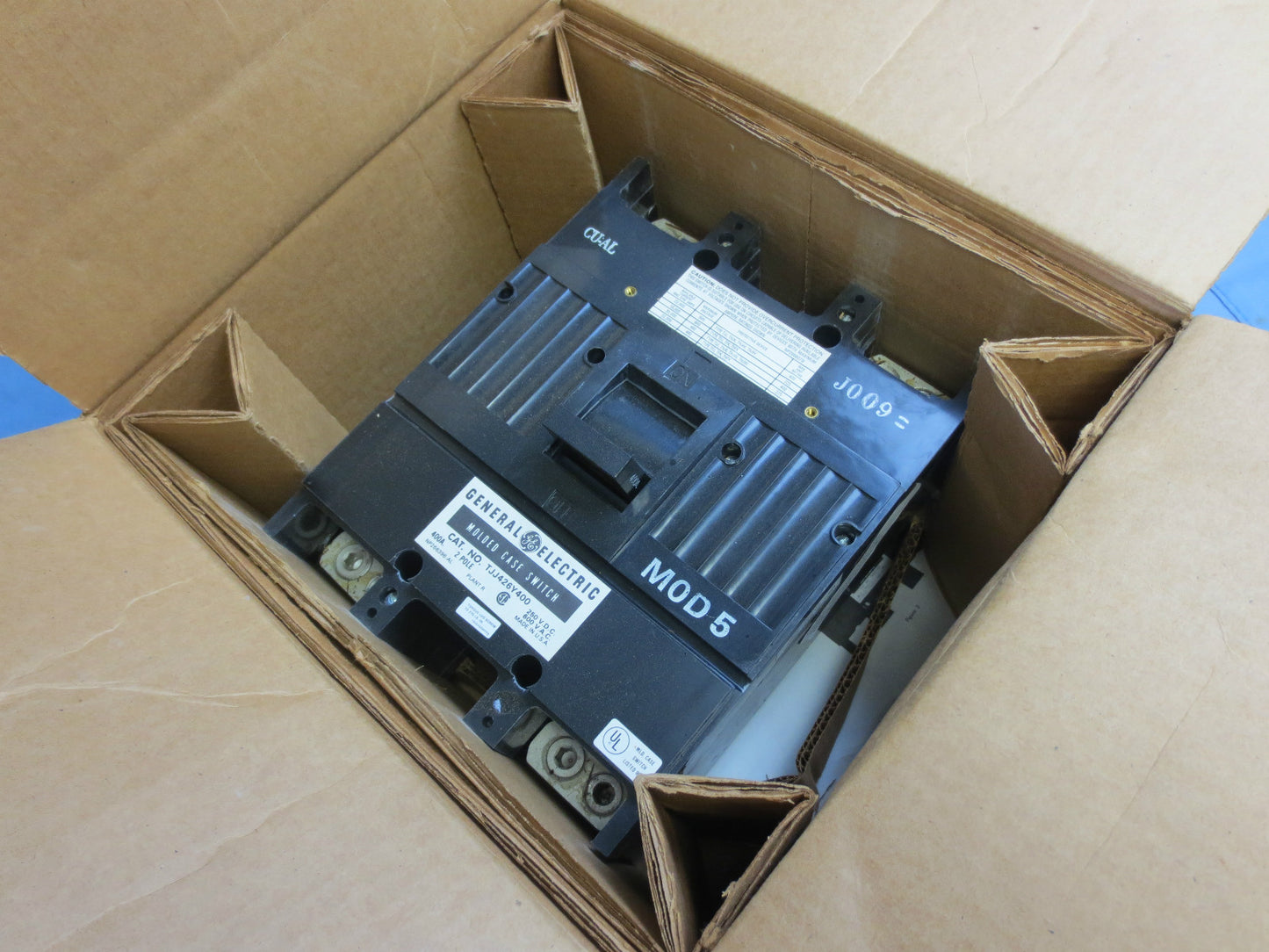 GENERAL ELECTRIC TJJ426Y400 CIRCUIT BREAKER - 400A 600VAC 2-POLE - NEW SURPLUS