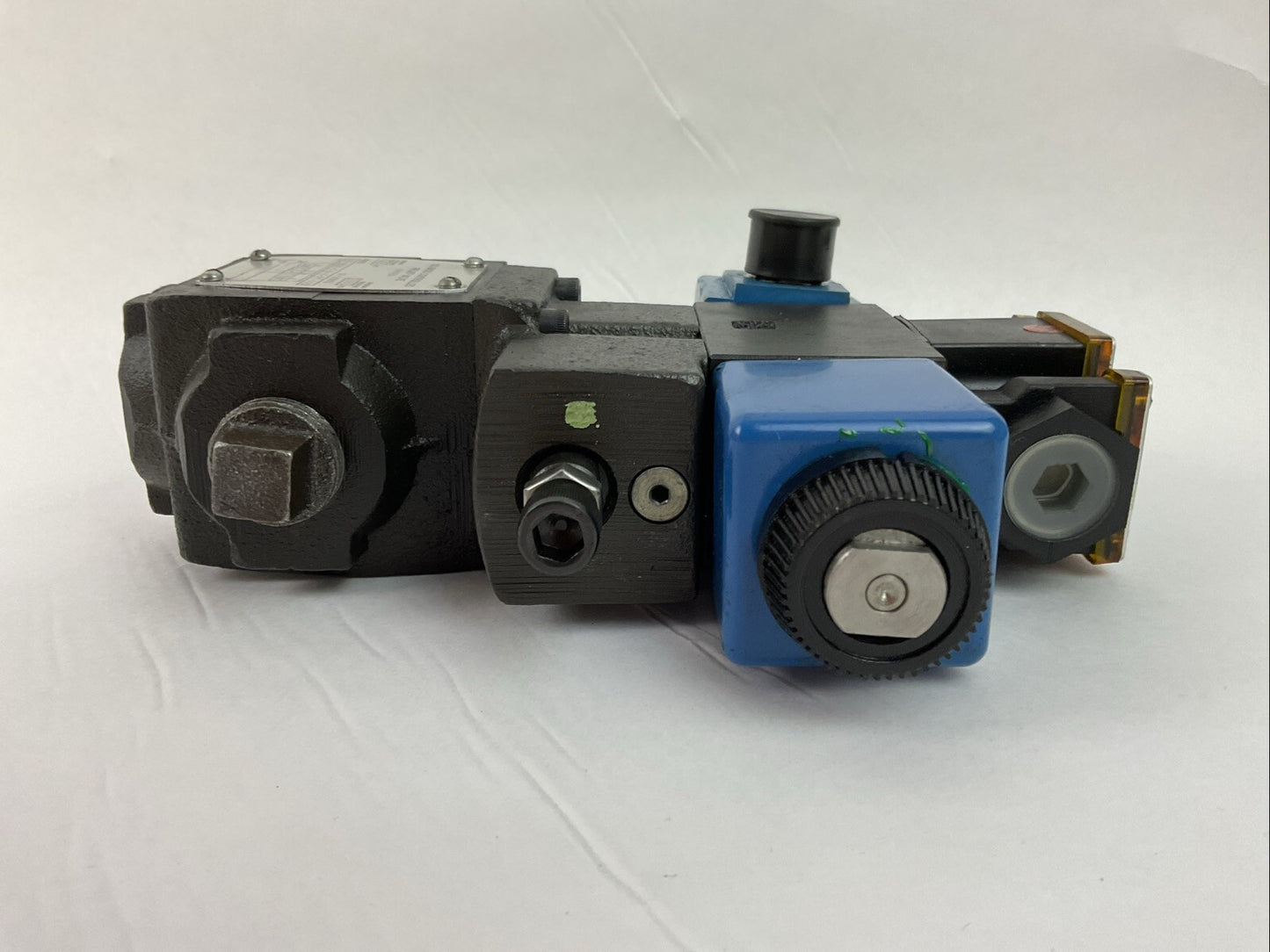 VICKERS CT5-060C-C-M-U-H7-110 SOLENOID CONTROLLED RELIEF VALVE 500-2000PSI