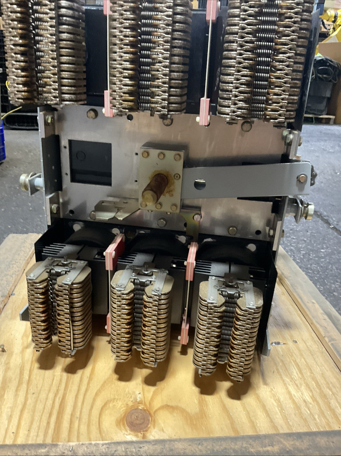 GE SSD40B440 600VAC 3POLE 4000AMP POWER BREAK II STD BREAK CIRCUIT BREAKER