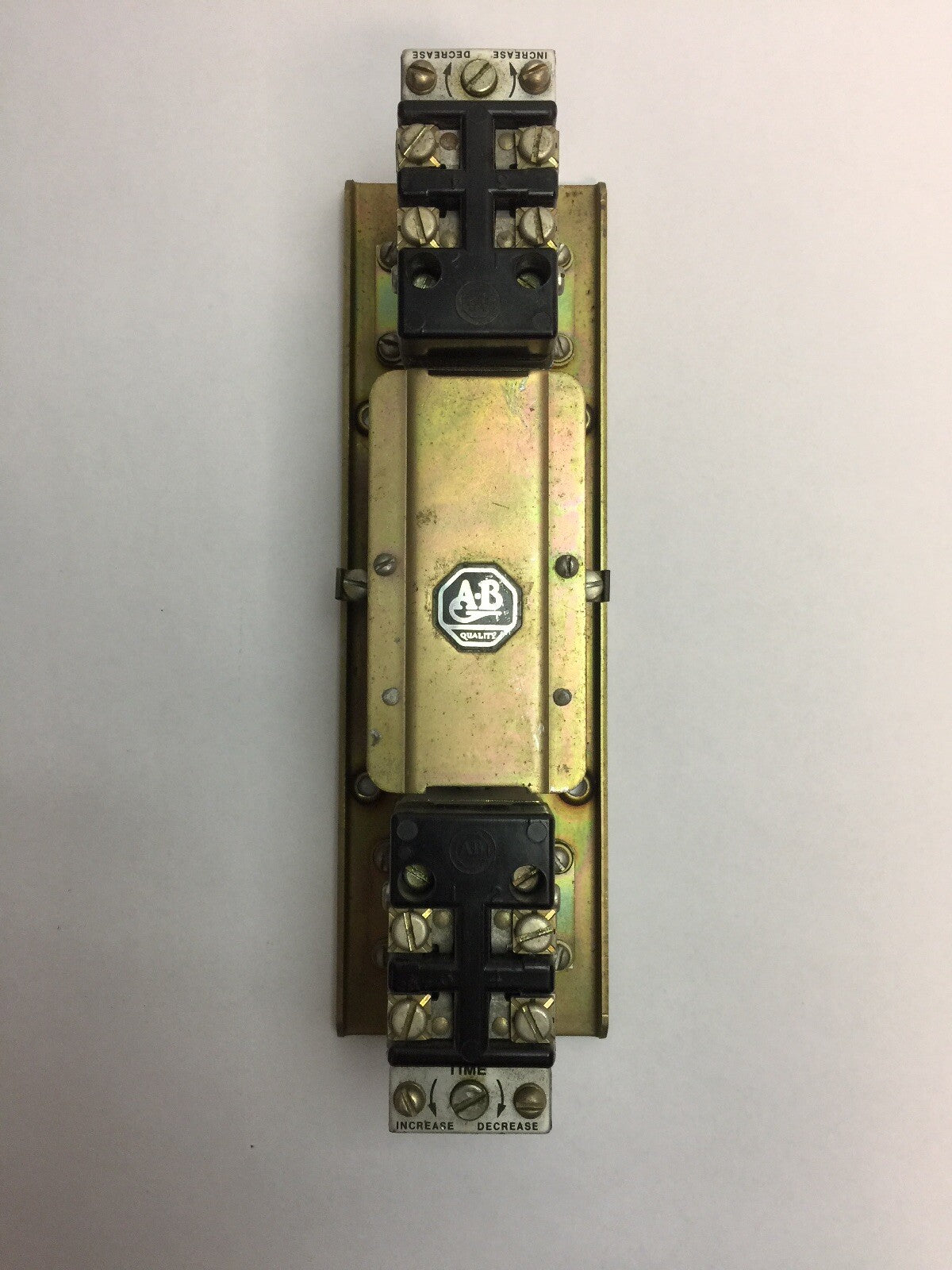 ALLEN BRADLEY 849 AB PNEUMATIC TIMING RELAY 1496-N1 SER B 600VAC 230-250VDC 0.2A