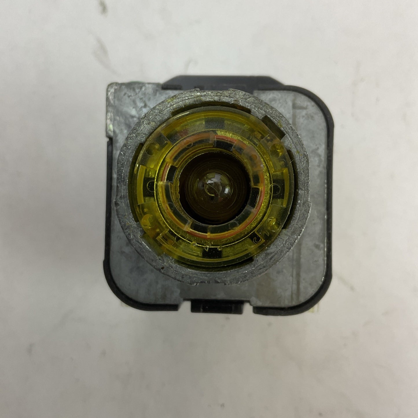 ALLEN BRADLEY 800T-16HW2KB6AX SER U 120VAC 0.90WATTS ILLUMINATED SELECTOR SWITCH