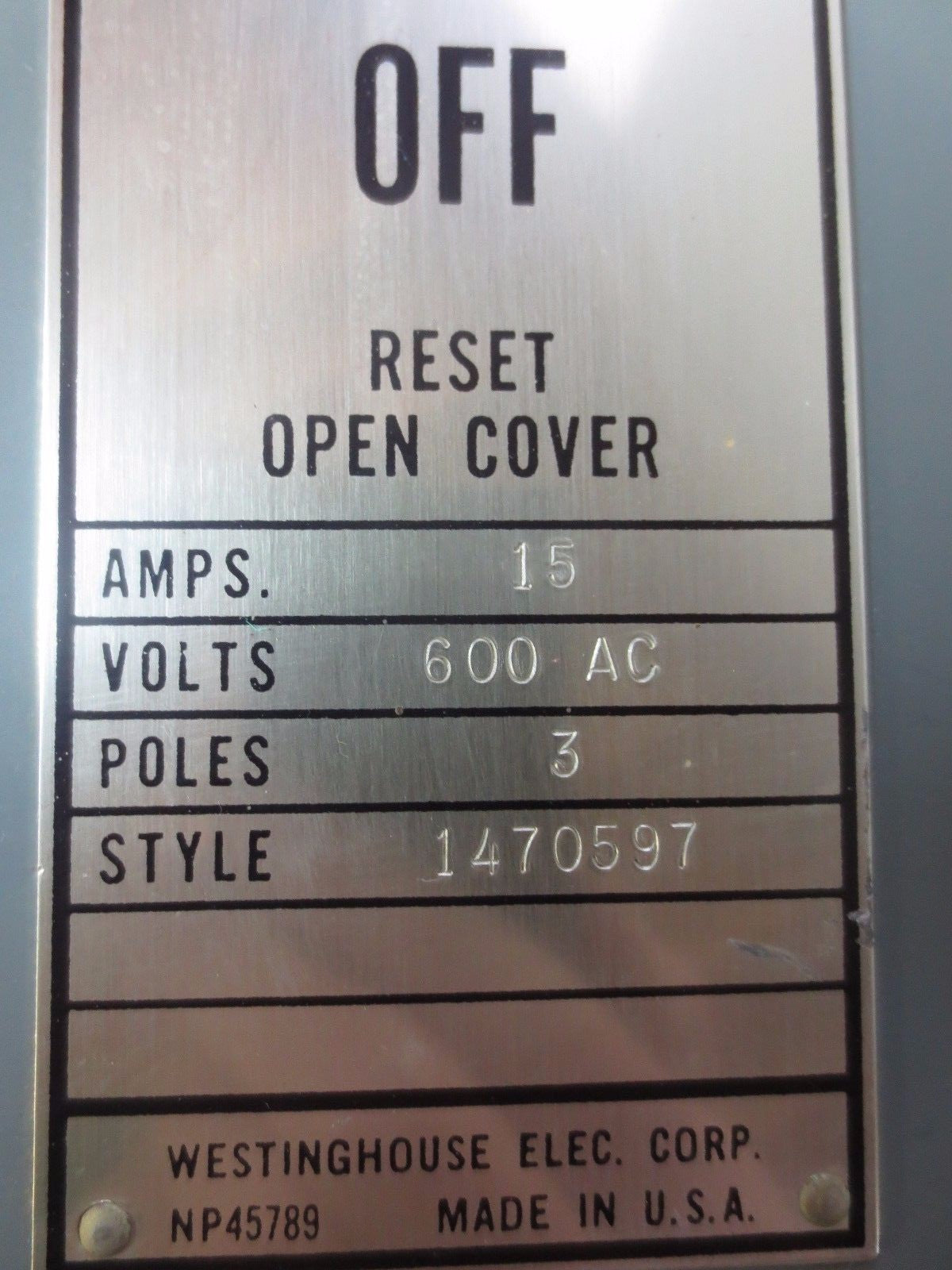 WESTINGHOUSE 1470597 TYPE CBP CIRCUIT BREAKER & ENCLOSURE