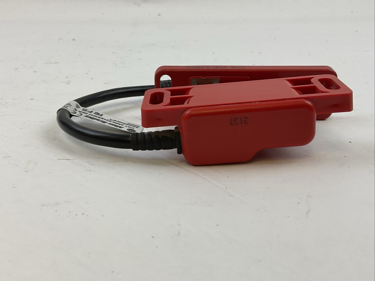 ALLEN BRADLEY 440N-Z21SS3PH SENSAGUARD NON-CONTACT SWITCH SER B F/W 1.005 H/W 1.