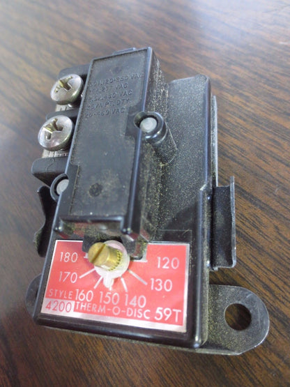 A O SMITH 4995 - THERMOSTAT, STYLE 4200 - SINGLE POLE, SINGLE THROW 120-480VAC