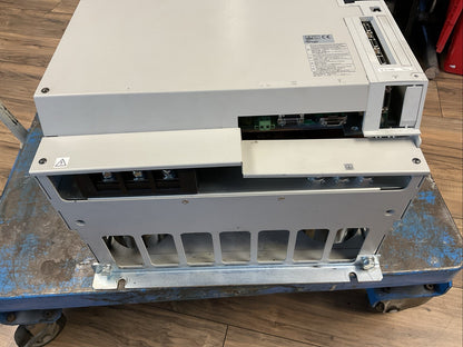 MITSUBISHI MR-J2S-45KB4-Q138 AC SERVO DRIVE OUTPUT 323V 131A INPUT 538-678VDC
