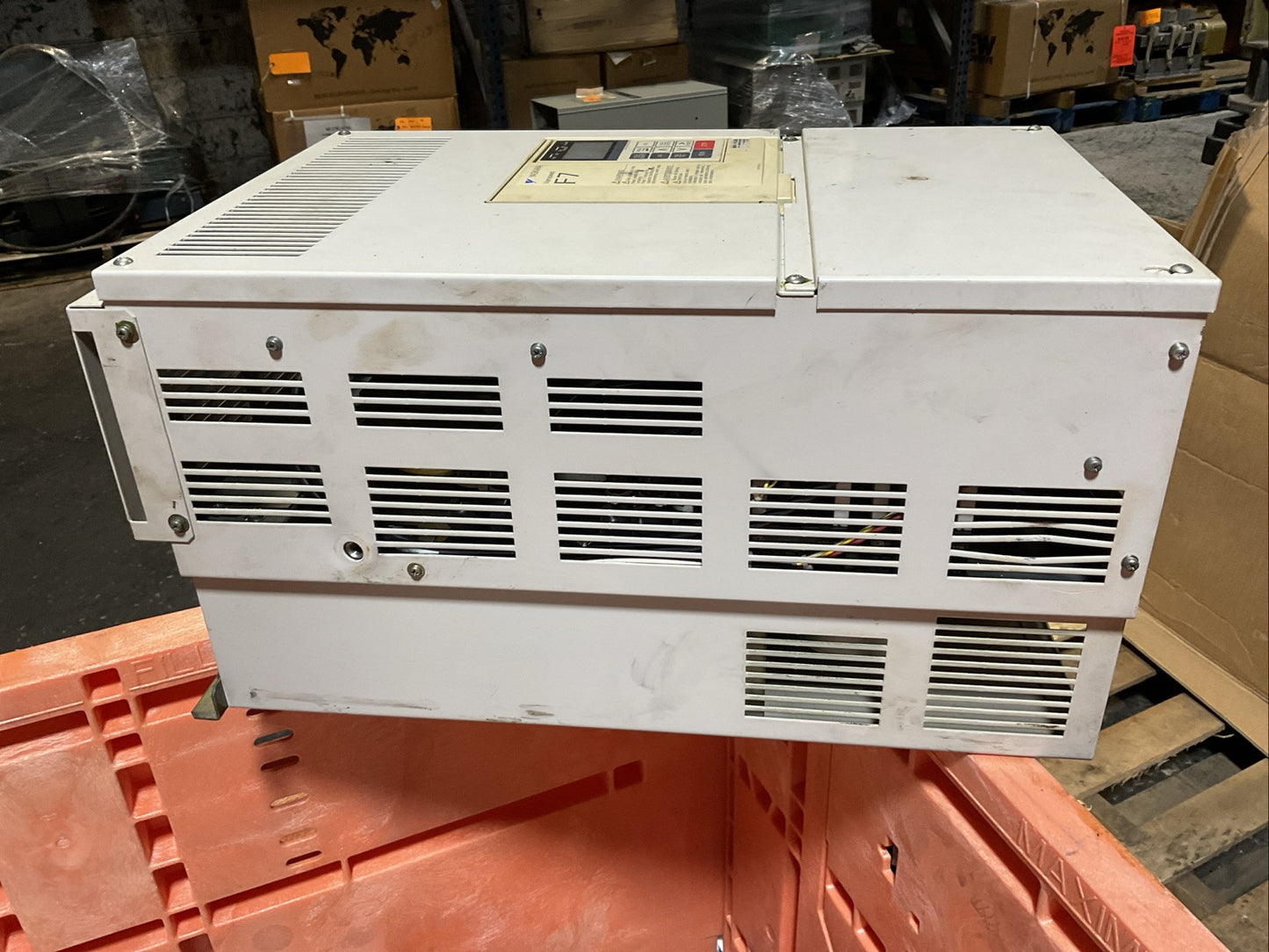 YASKAWA CIMR-F7U4055 AC DRIVE OUTPUT 3PH 0-480VAC HD 112A 85kVA ND 125A 95kVA IN